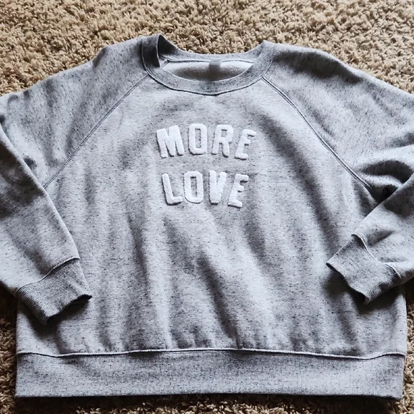 Old Navy Heathwr Gray 'More Love' Sweatshirt Womans Size Large - Picture 1 of 7